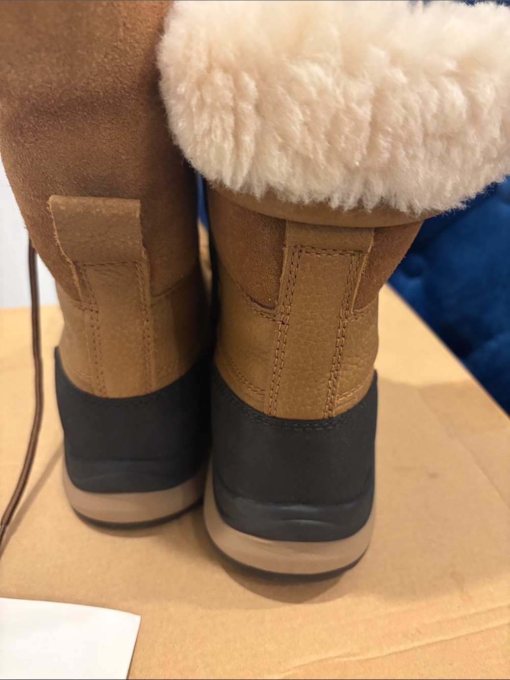 NWB UGG Women's Waterproof Laceup Winter Adirondack Boot III Chestnut/Tan 9 Shoe - Picture 6 of 11